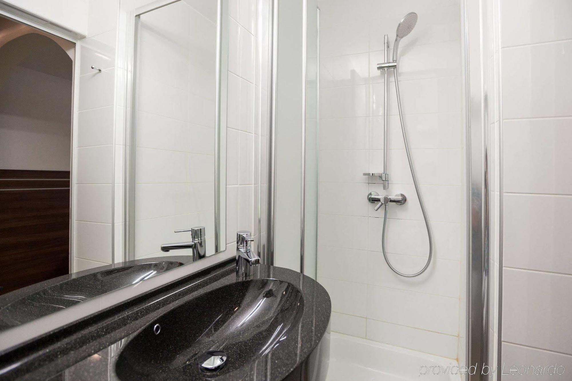 בוקרשט Hotel Nelisse מראה חיצוני תמונה