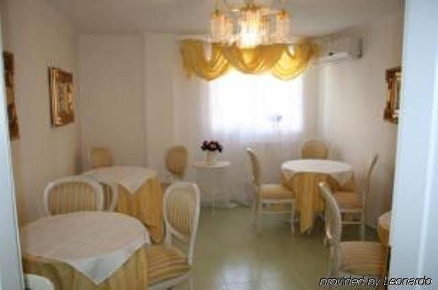 בוקרשט Hotel Nelisse מראה חיצוני תמונה